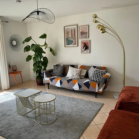 Le Jardin Du Stade By Uta House Saint-Denis  Exterior foto