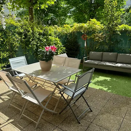 Le Jardin Du Stade By Uta House Saint-Denis  Exterior foto